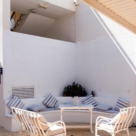 Amore Hotel Apts Paralimni Eksteriør billede